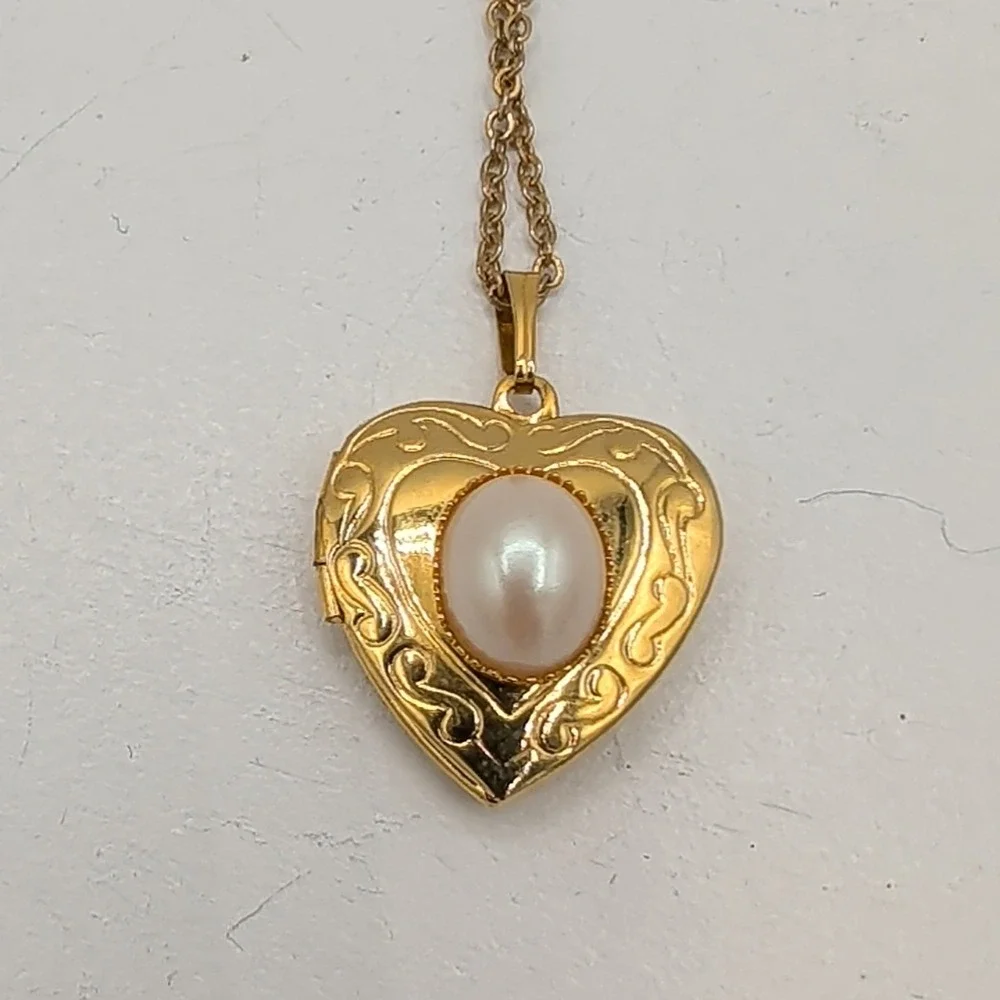 Vintage Gold Tone Faux Pearl Heart Locket Necklace Etched Scroll 18